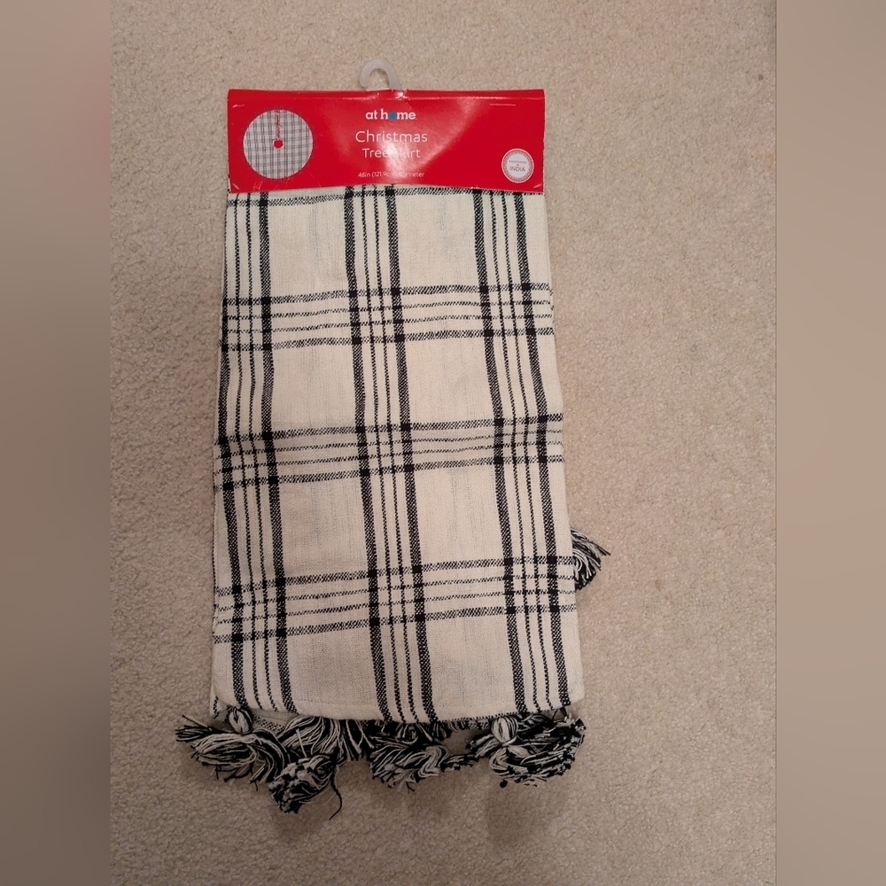 At Home Cotton Black and White Plaid Tree Skirt NWT